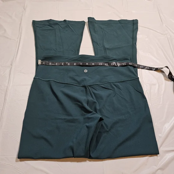 Lululemon Align High-Rise Mini-Flare Pant 32" (Green Jasper) Size 12 - Picture 12 of 12